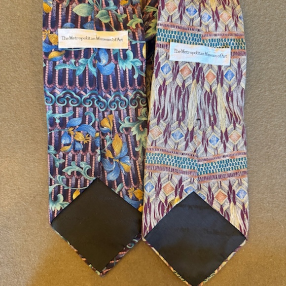 Metropolitan Museum of Art 100% Silk Ties Lot of 2 - Picture 4 of 5